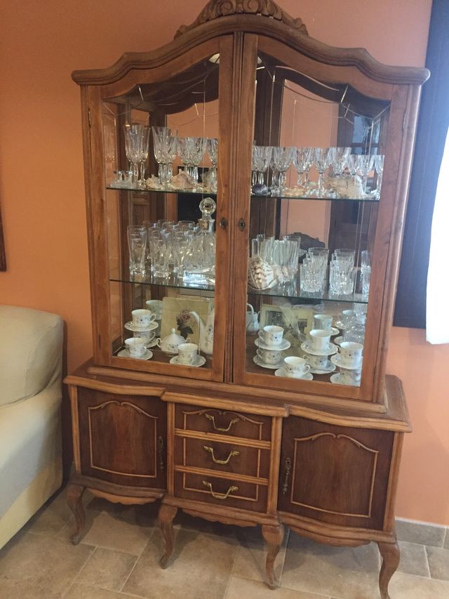 Muebles salon comedor clasico de segunda mano por 750 € en ... Muebles salon comedor clasico de segunda mano por 750 € en ...