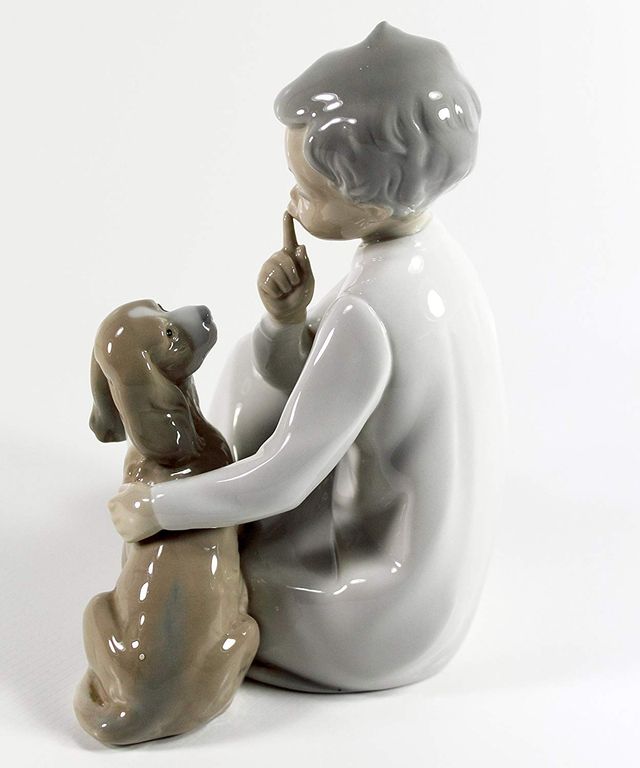 Lladro figurina niño con pero