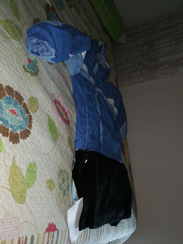 chaqueta y pantalón