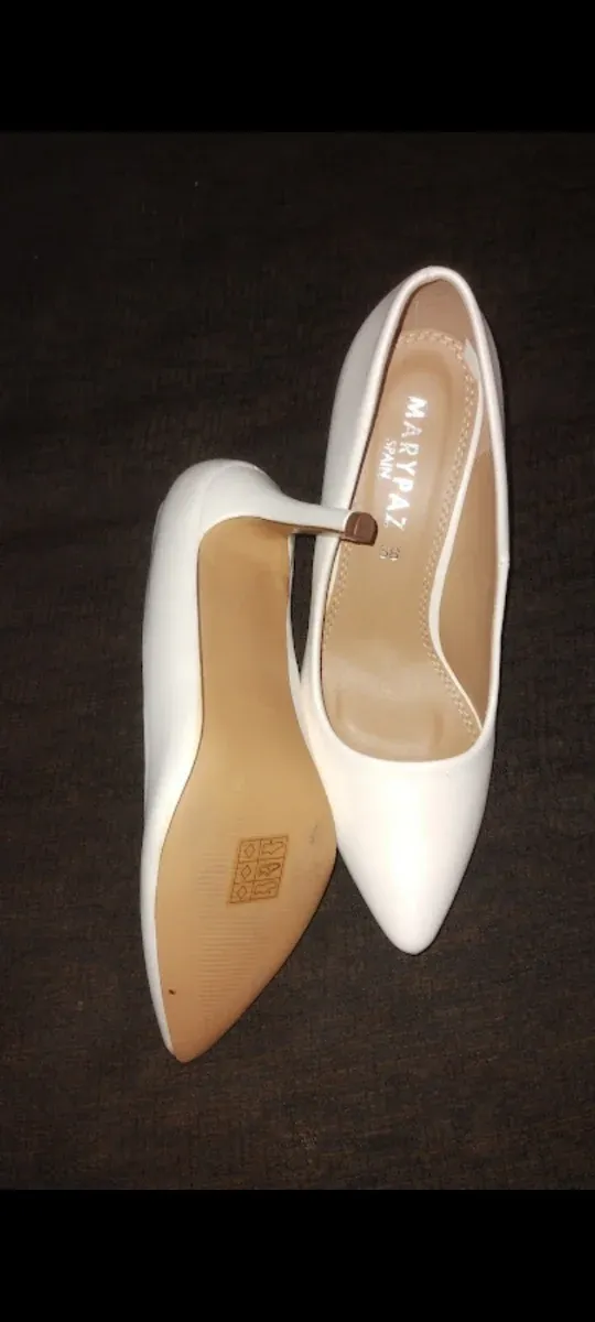 Zapatos a estrenar tacon ,rojo y blanco