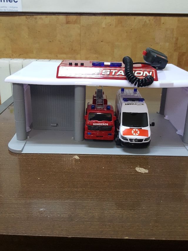 ESTACION BOMBEROS/AMBULANCIA