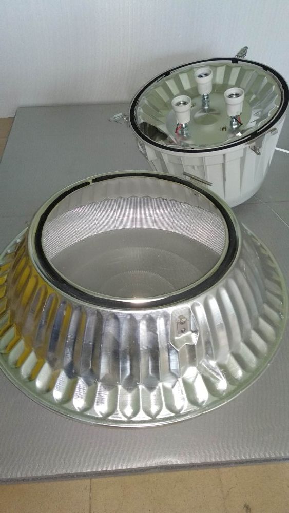 Antiguo foco o lámpara de sodio