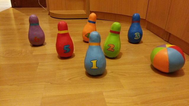 Juego de bolos infantil