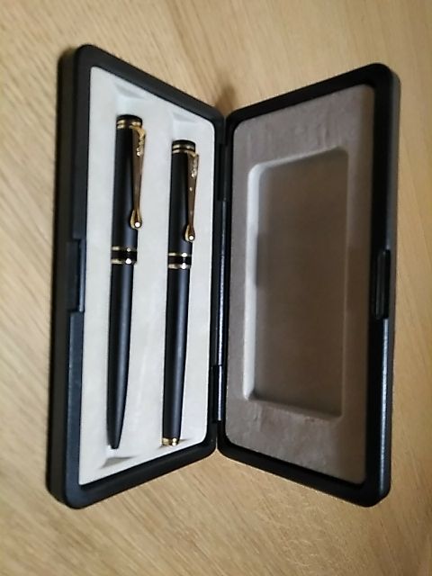 Pluma y Bolígrafo CIROS