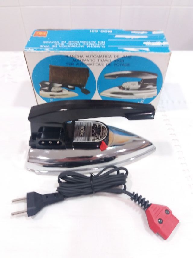 SECADOR Y PLANCHA DE VIAJE
