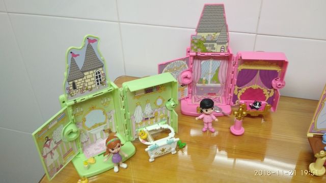 Muñecas Princesa con castillo