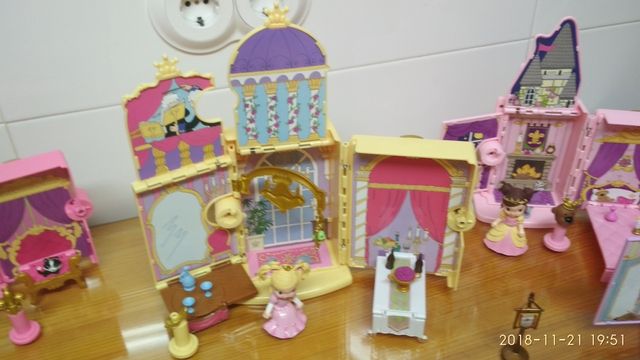 Muñecas Princesa con castillo