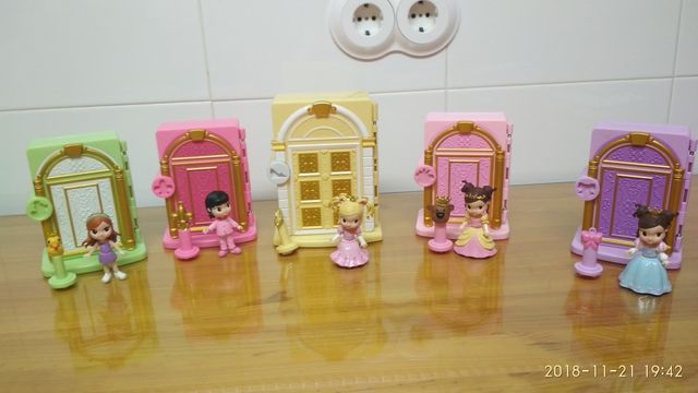 Muñecas Princesa con castillo