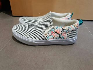 vans slip on 34