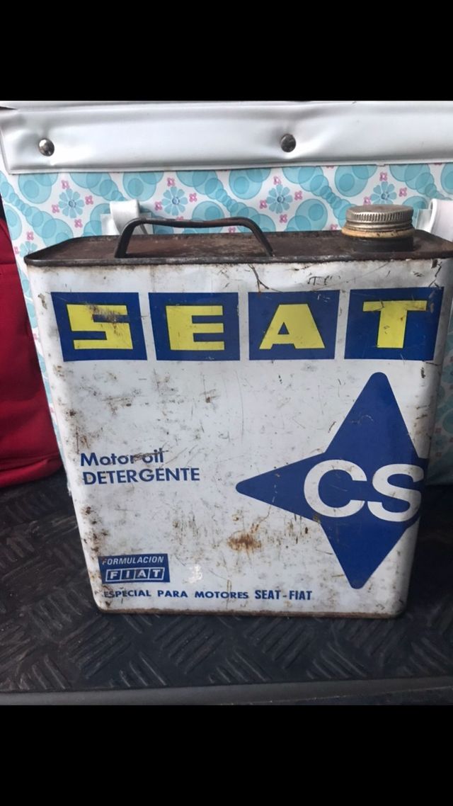 Lata de aceite antigua SEAT CS
