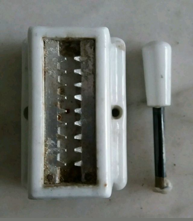 Mecheros antiguos de pared,