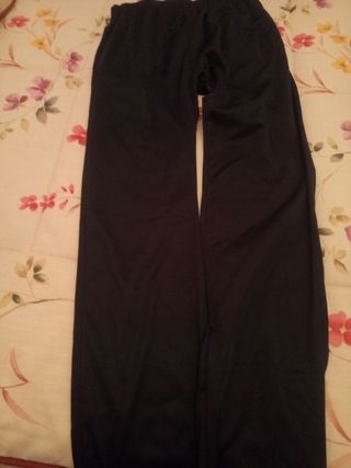 Pantalon chandal Boomerang de segunda mano por 8 EUR en Madrid en WALLAPOP