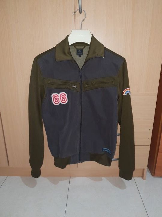 Menagerry motor apretado Chaqueta adidas.. . Nike.. vans de segunda mano por 15 € en Rafelbuñol en WALLAPOP Menagerry motor apretado Chaqueta adidas.. . Nike.. vans de segunda mano por 15 € en Rafelbuñol en WALLAPOP