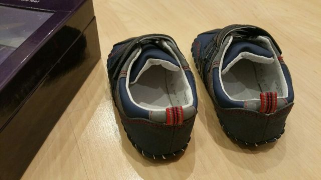 Zapatos Pediped para niños nuevos, a estrenar