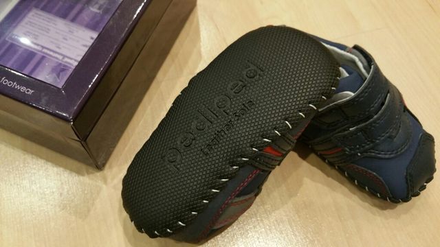 Zapatos Pediped para niños nuevos, a estrenar