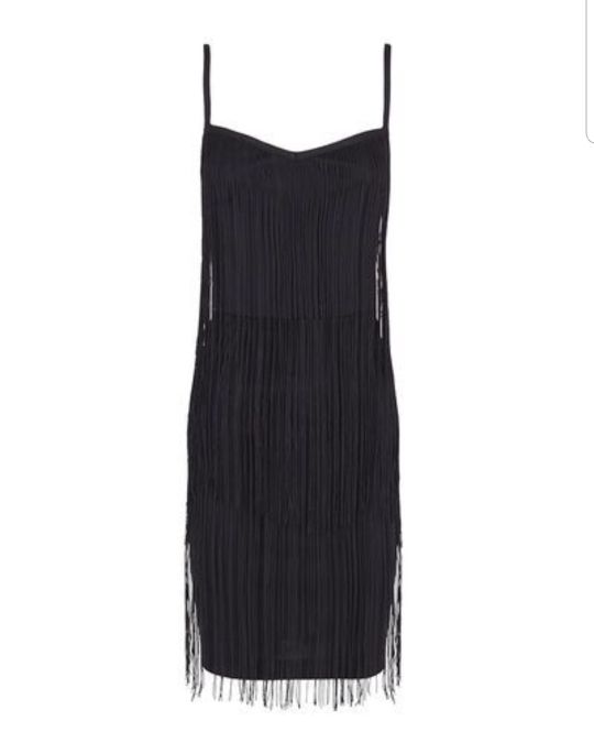 Vestido de fiesta negro con flecos
