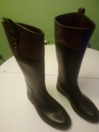 Botas estilo montar mujer talla UK 4 de segunda mano por 15 EUR en Arenys  de Mar en WALLAPOP
