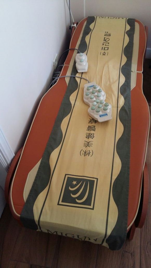 Camilla de masajes Marca: MINGUN