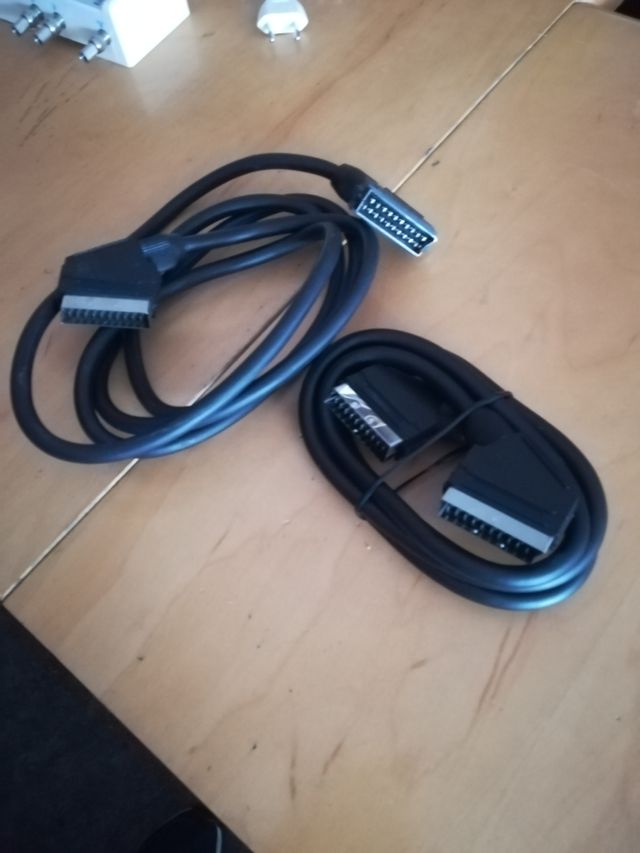 dos cables AV