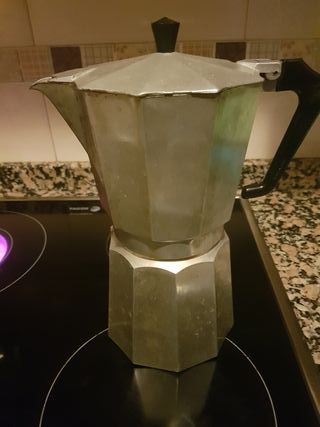 Cafetera italiana grande de segunda mano por 10 EUR en Arteixo en WALLAPOP