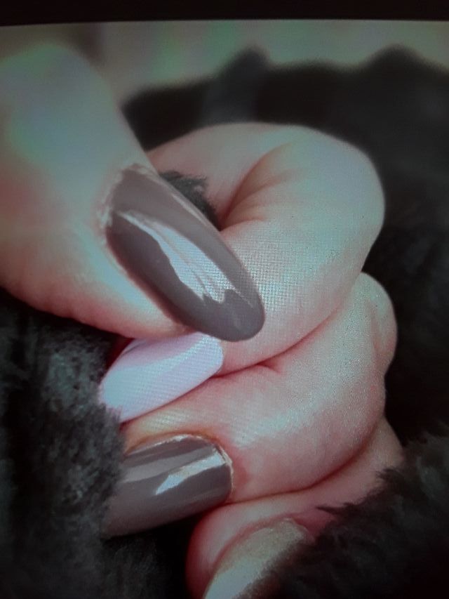 Uñas esculpidas , semipermanente