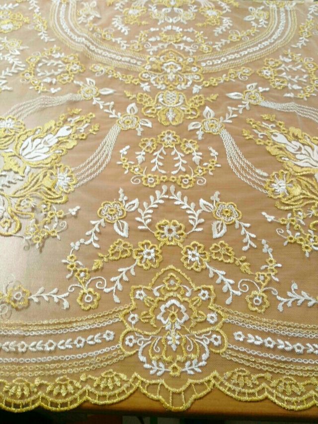 Delantal fallera suelto.NUEVO A ESTRENAR.