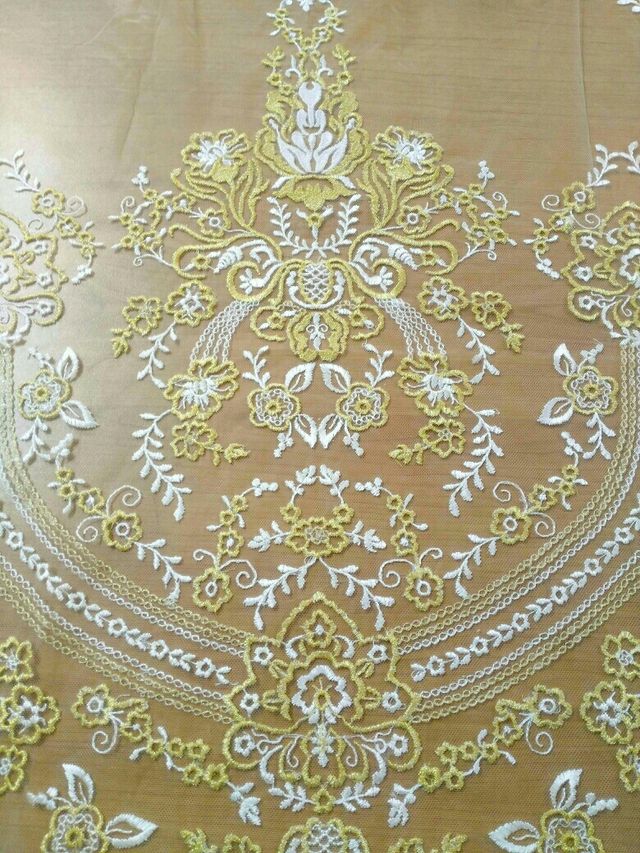 Delantal fallera suelto.NUEVO A ESTRENAR.