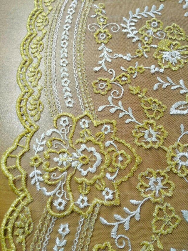 Delantal fallera suelto.NUEVO A ESTRENAR.