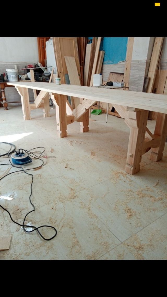 Sono realizzati mobili e restauri?