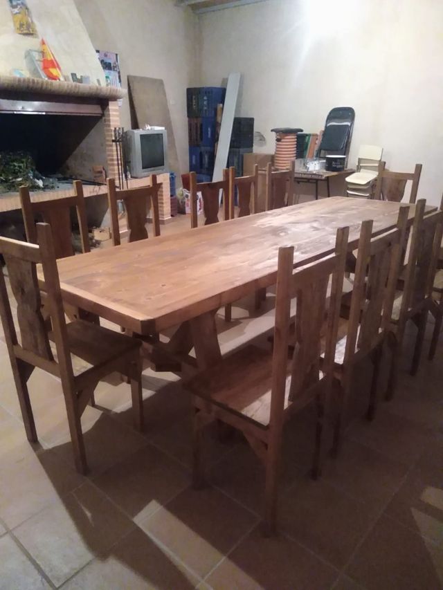 Sono realizzati mobili e restauri?