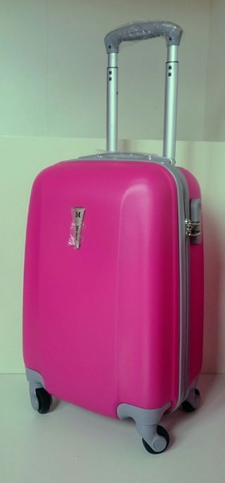 Maleta Cabina Lisa Fucsia de segunda mano por 28 EUR en Madrid en WALLAPOP