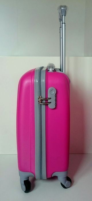 Maleta Cabina Lisa Fucsia de segunda mano por 28 EUR en Madrid en WALLAPOP