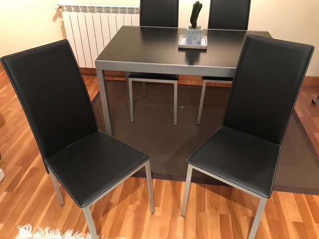 Mesa comedor con sillas a juego de segunda mano por 199 € en ... Mesa comedor con sillas a juego de segunda mano por 199 € en ...