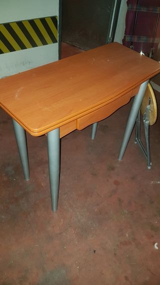 Mesa de cocina plegable tipo libro con dos tabutes de segunda mano ... Mesa de cocina plegable tipo libro con dos tabutes de segunda mano ...