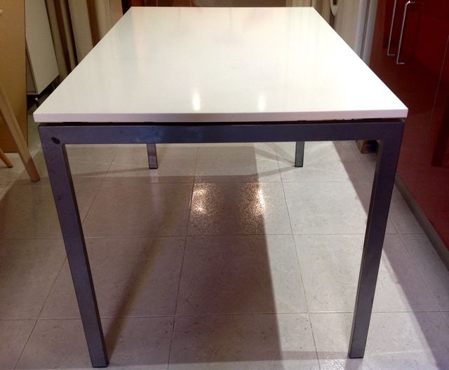 Mesa comedor o cocina de segunda mano por 23 € en Barcelona en WALLAPOP Mesa comedor o cocina de segunda mano por 23 € en Barcelona en WALLAPOP