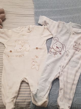 Lote pijamas bebé El Corte Inglés de segunda mano por 10 EUR en Santiago de  Compostela en WALLAPOP