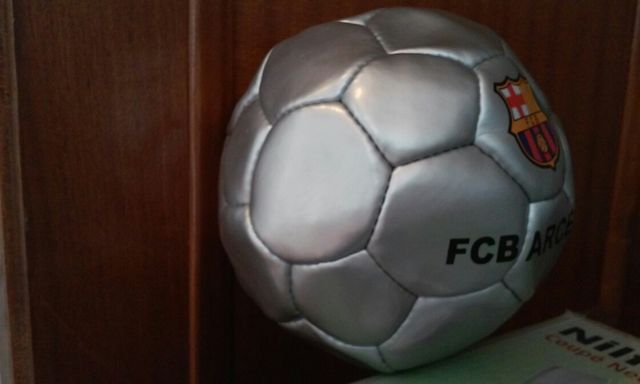 Pelota balón fútbol Barça F. C. Barcelona gris