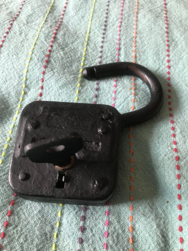 Candado Antiguo Ucem