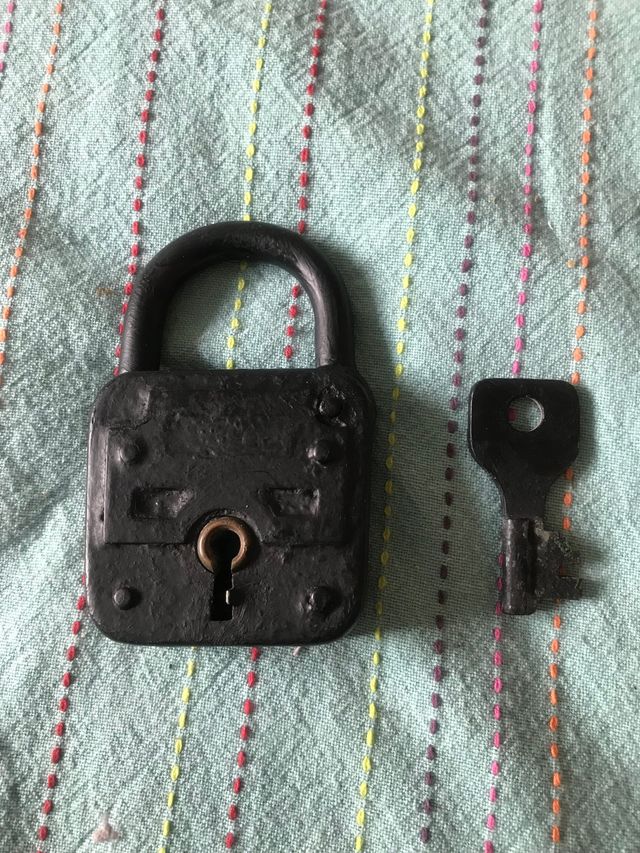 Candado Antiguo Ucem