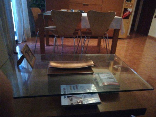 Mesa comedor pequeña de segunda mano por 200 € en L\'Hospitalet de ... Mesa comedor pequeña de segunda mano por 200 € en L\'Hospitalet de ...