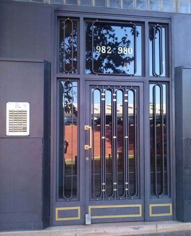 Escaleras .Barandas. balcones .puertas