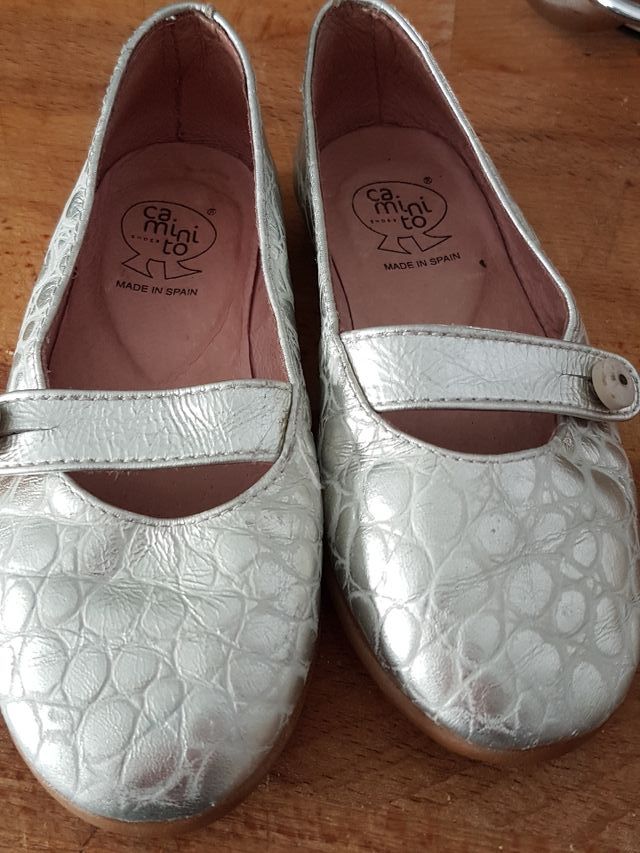 zapatitos de piel talla 24