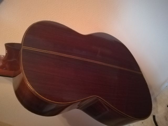 Guitarra para los santos Taurus de  años sesenta