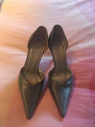 Zapatos de fiesta color gris perla de segunda mano por 9,9 EUR en Madrid en  WALLAPOP