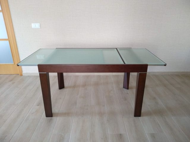 Mesa salon comedor de segunda mano por 229 € en Pontevedra en WALLAPOP Mesa salon comedor de segunda mano por 229 € en Pontevedra en WALLAPOP