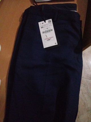 Pantalon nuevo zara Man. de segunda mano por 20 EUR en Lloret de Mar en  WALLAPOP