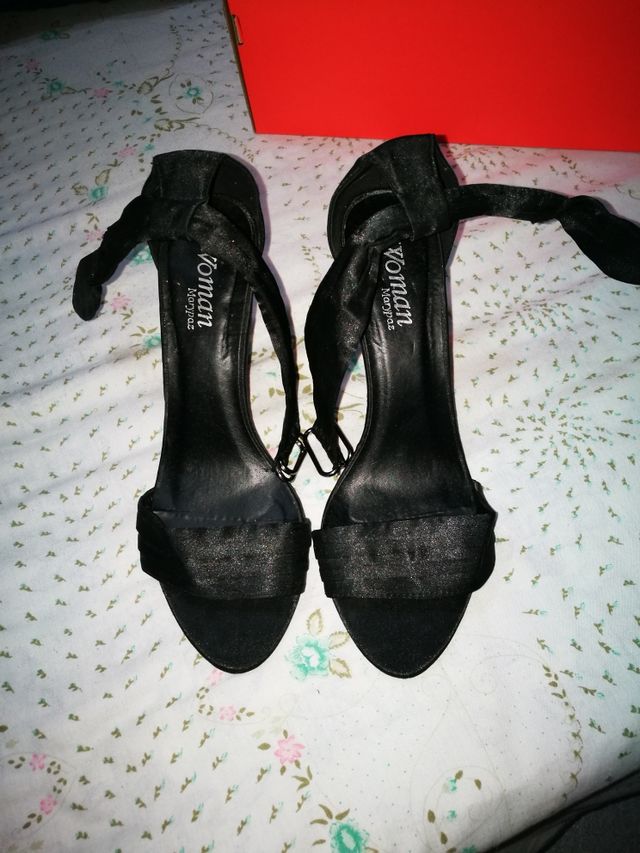 Sandali Marypaz in raso nero con cinturino alla caviglia T 38