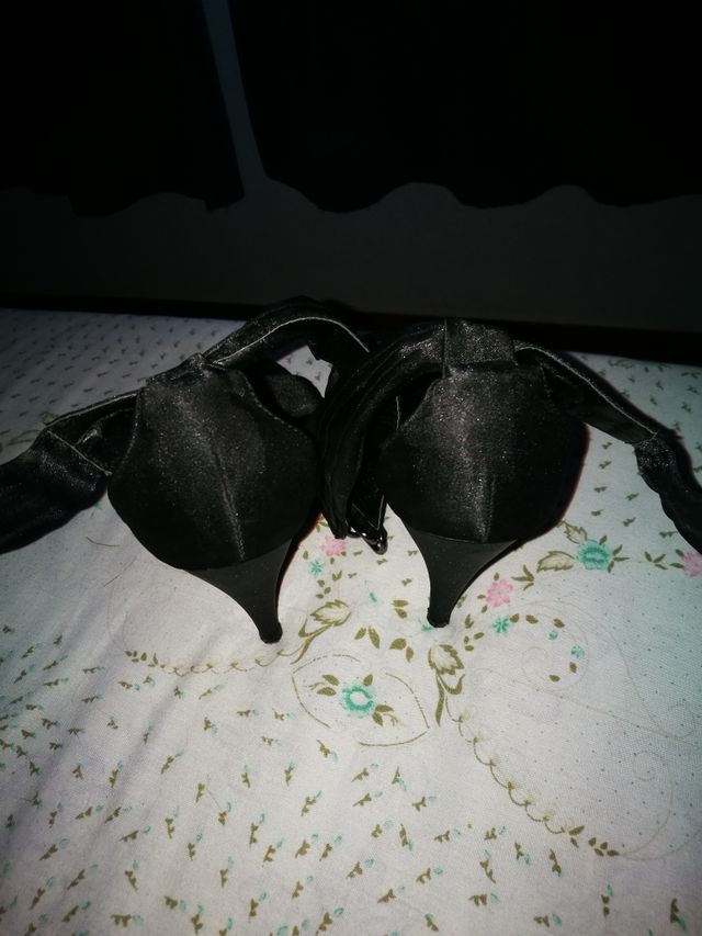 Sandali Marypaz in raso nero con cinturino alla caviglia T 38