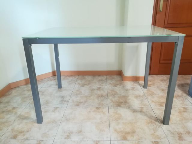 Mesa cocina de segunda mano por 25 € en Zaragoza en WALLAPOP Mesa cocina de segunda mano por 25 € en Zaragoza en WALLAPOP