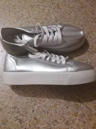 zapatillas plateadas con plataforma